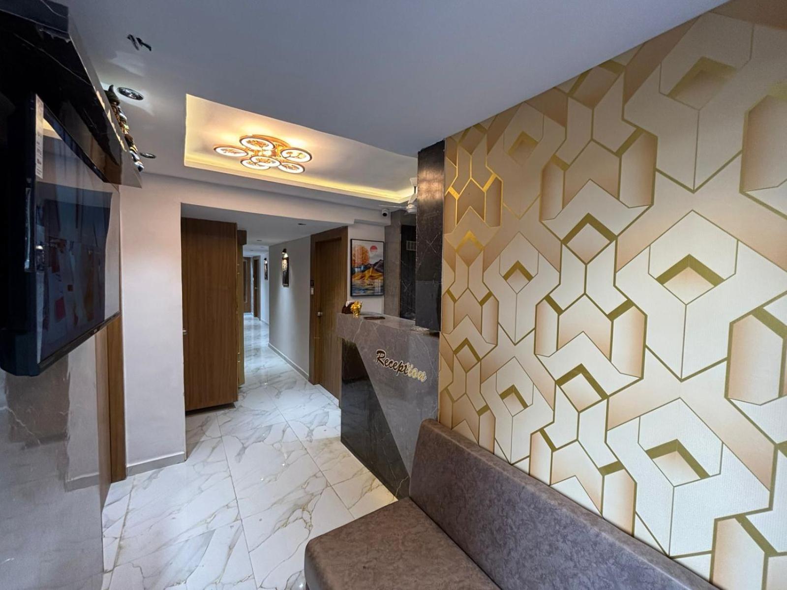Hotel Phoniex Ahmedabad Luaran gambar