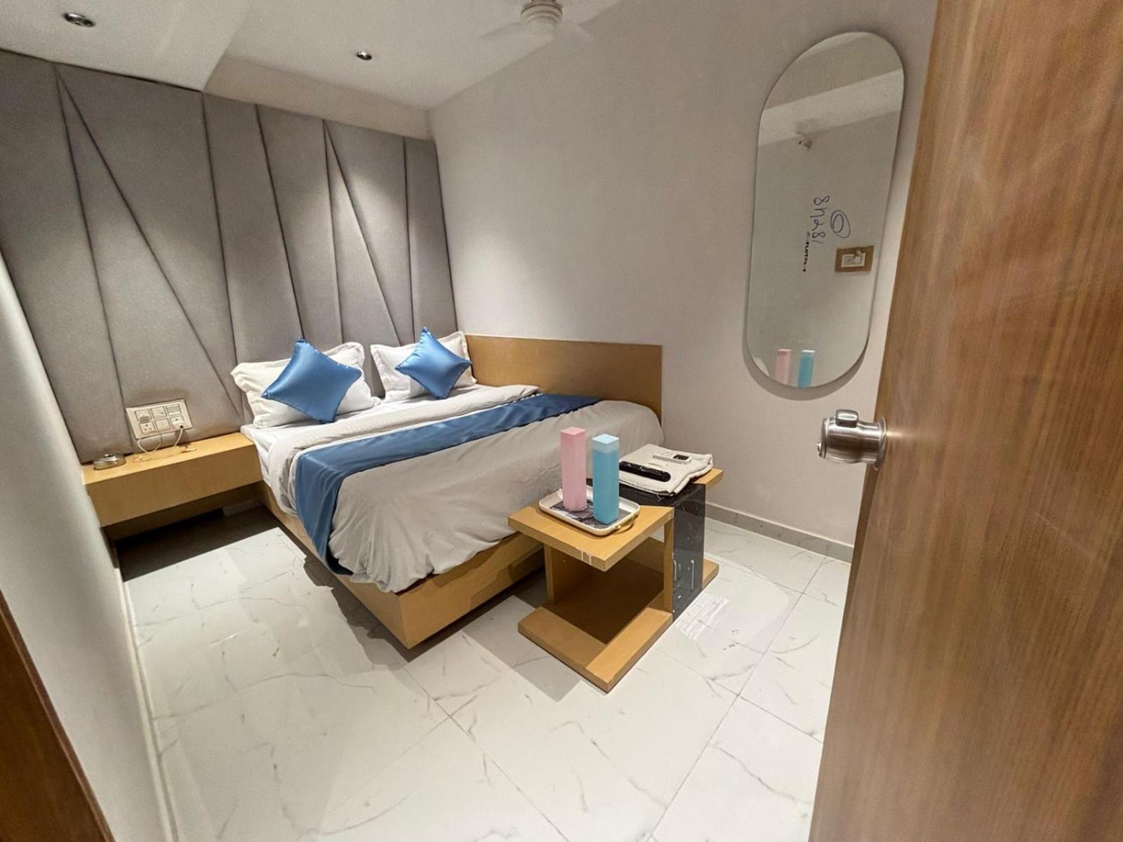 Hotel Phoniex Ahmedabad Luaran gambar